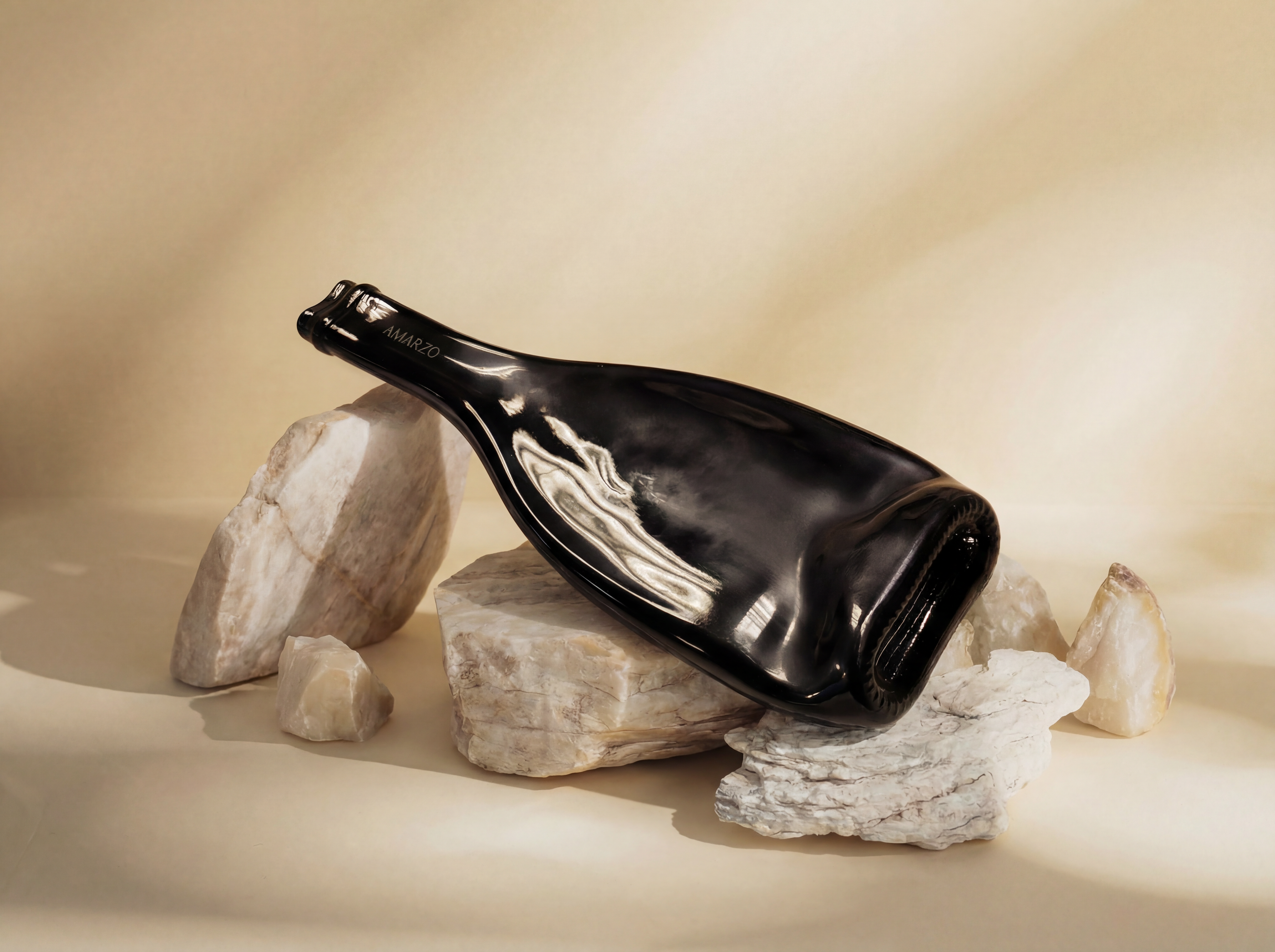 Plateau | Bouteille de vin écrasée