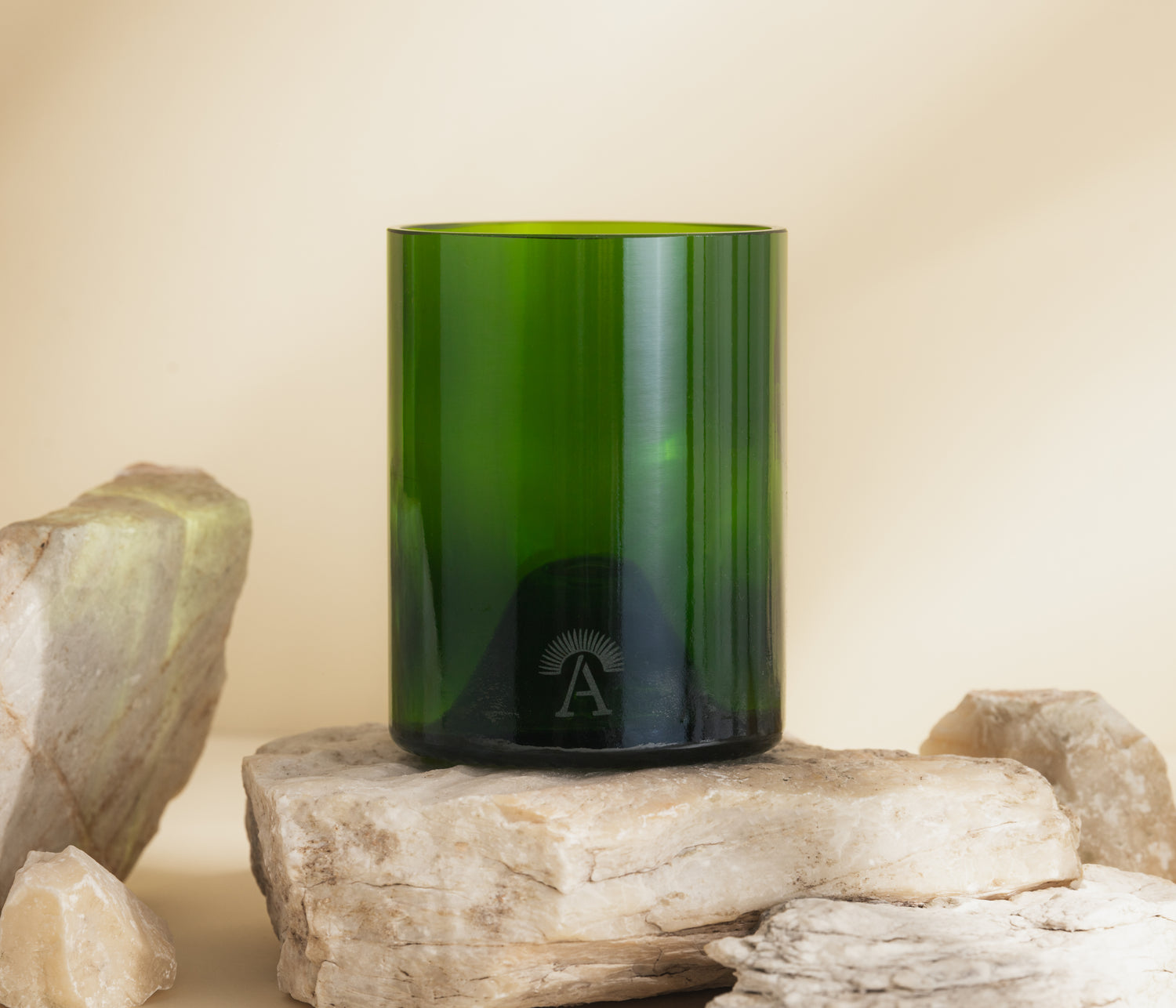 Ensemble de 6 verres verts et pichet vert