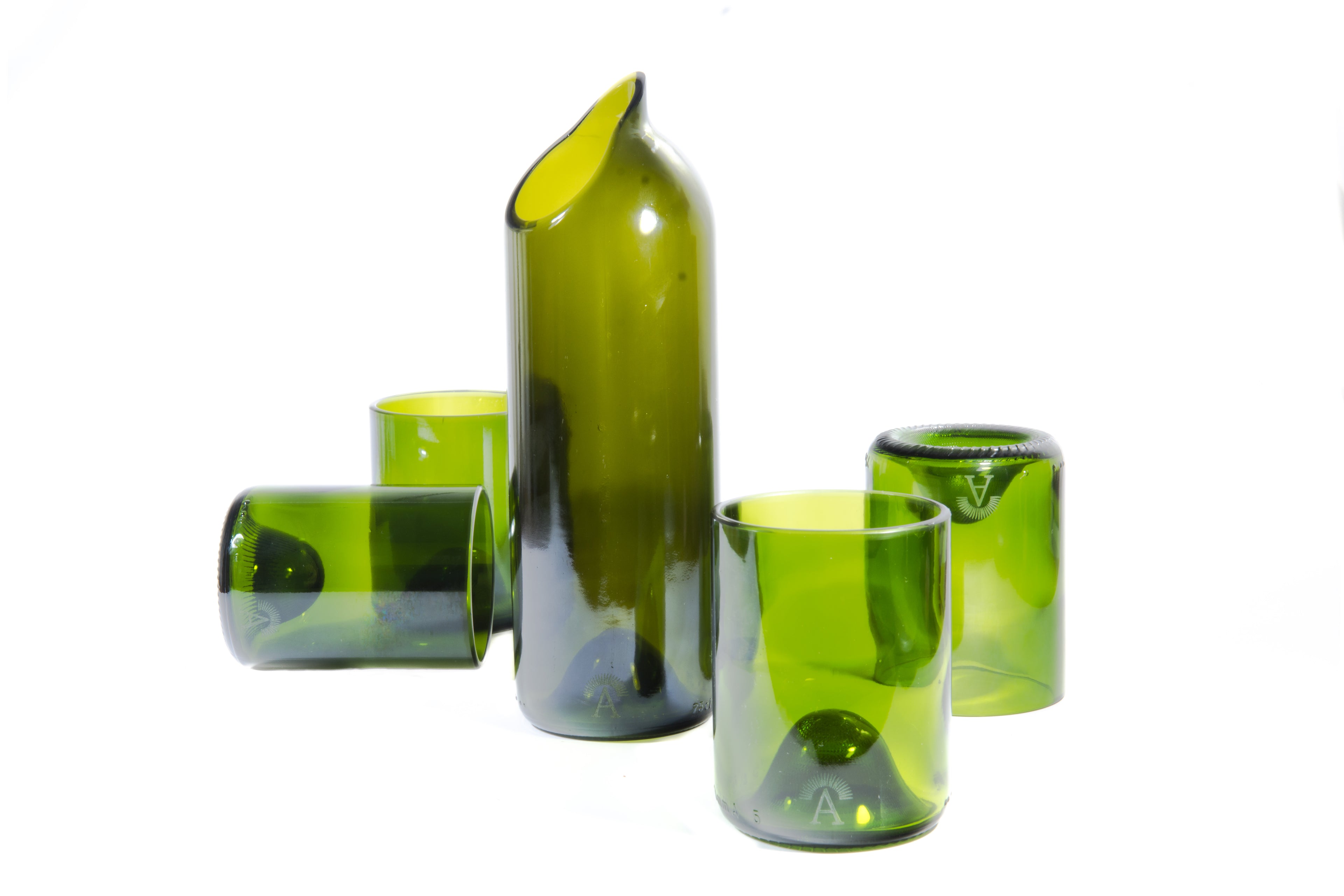Ensemble de 6 verres verts et pichet vert