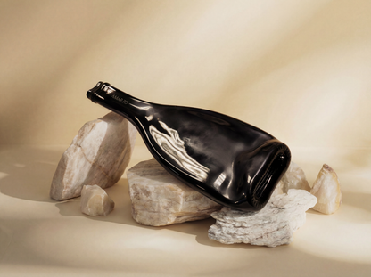 Plateau | Bouteille de vin écrasée