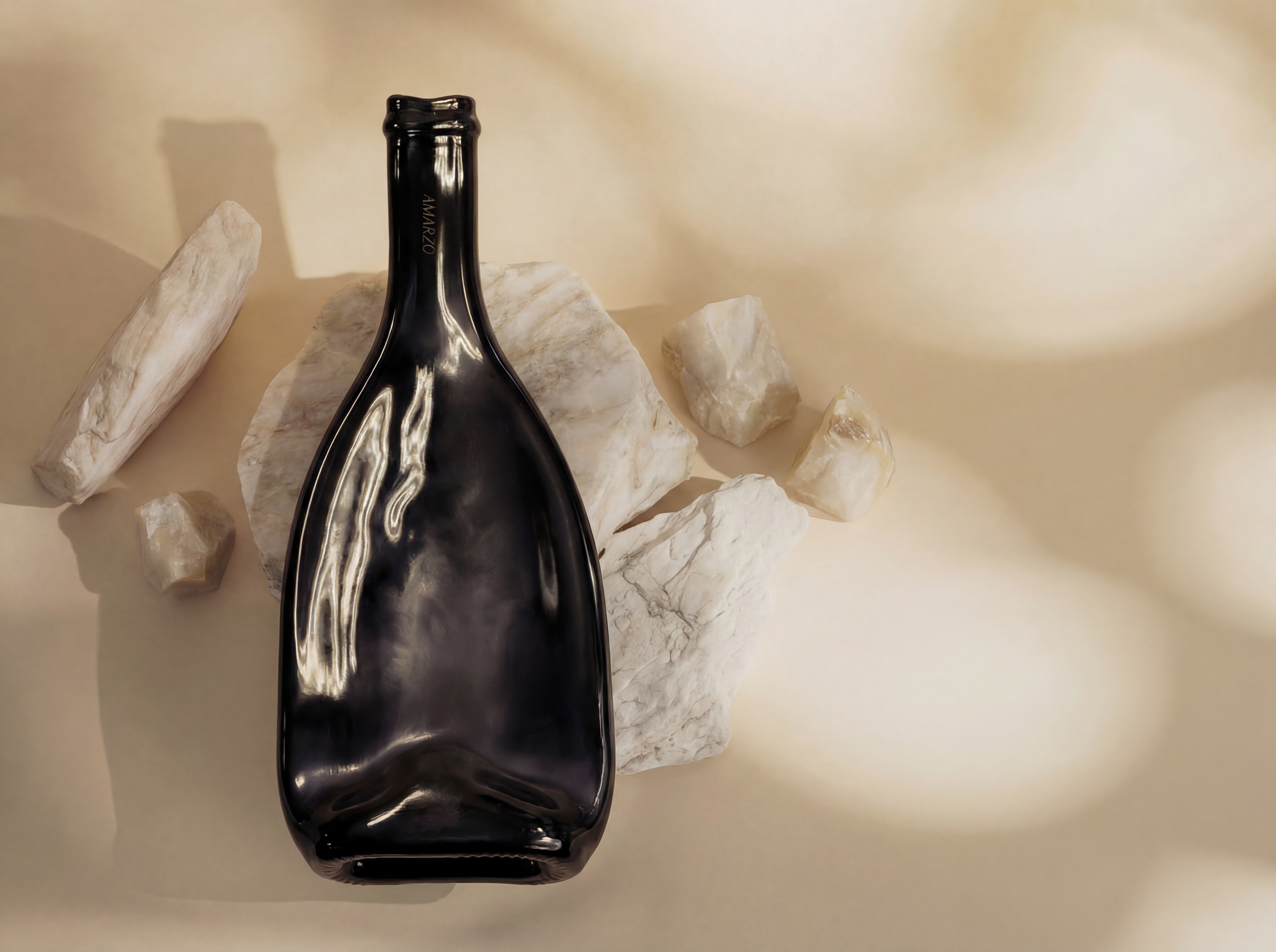 Plateau | Bouteille de vin écrasée