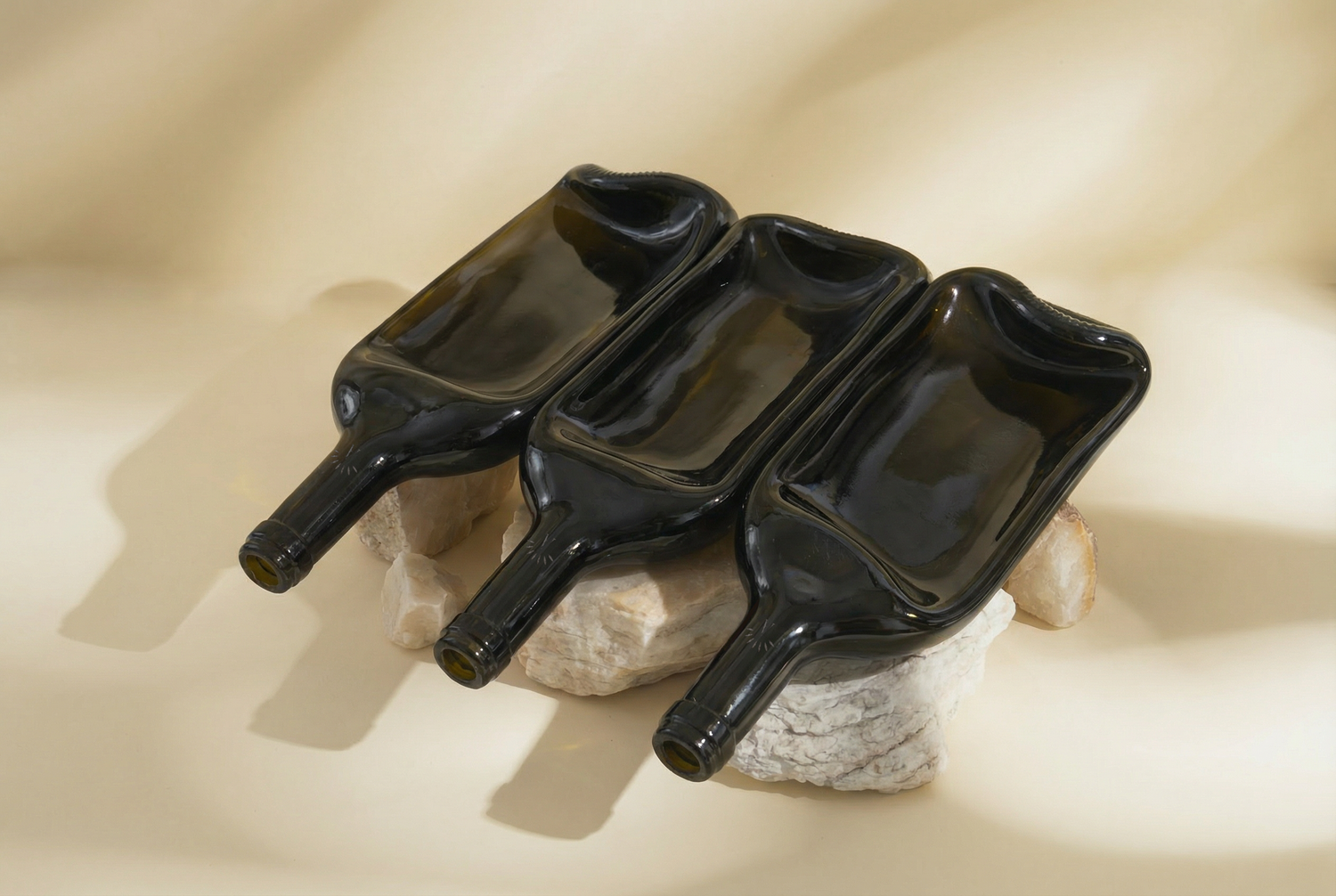 Plateau | Bouteille de vin écrasée